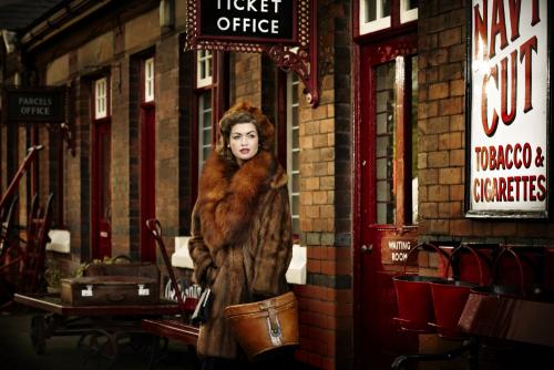 Dodging The Doodlebugs, The Fabulous 40s Show